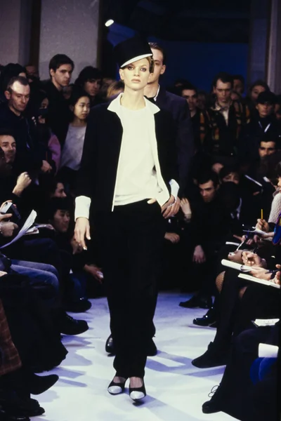Look 10